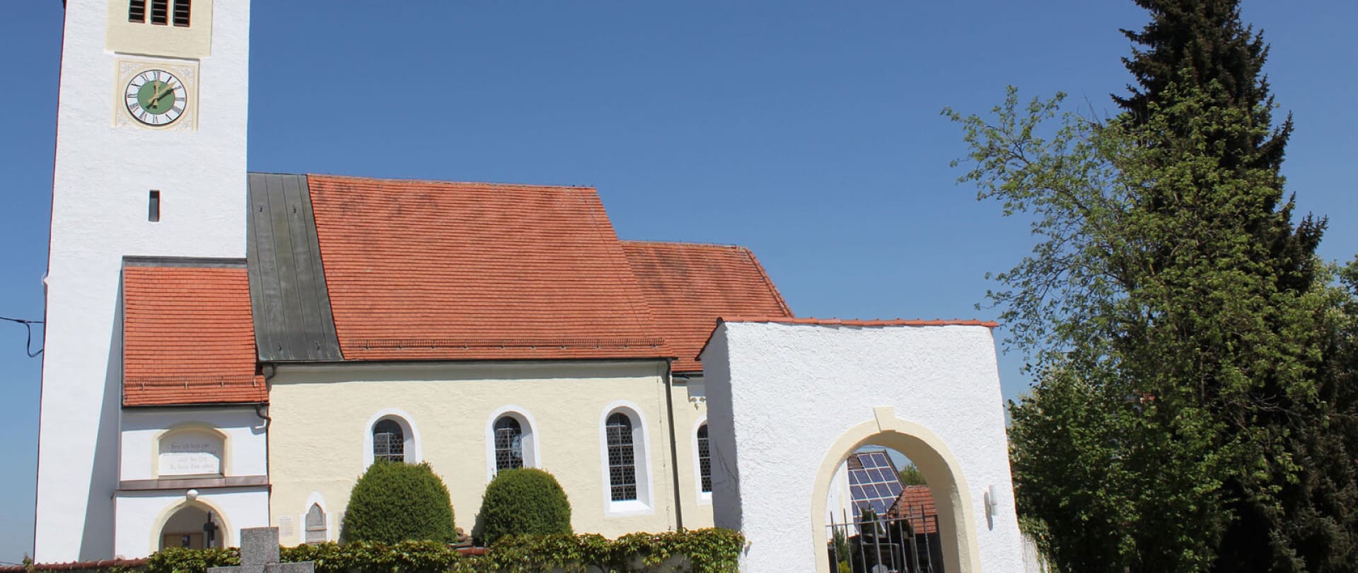 Kirche Herbishofen mit Kirchturm